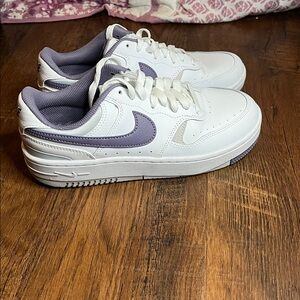 Nike Women's Gamma Force sneakers